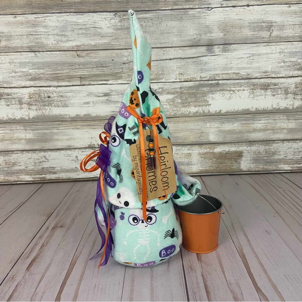 🚫SOLD🚫 Halloween Gnome Handmade Dracula Flannel Cotton Faux Fur Purple Cottage - Picture 5 of 11